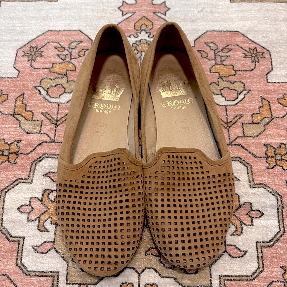 ✨ Crown Vintage ✨ Penelope Brown Suede Leather Perforated Flats Loafers Size 6.5